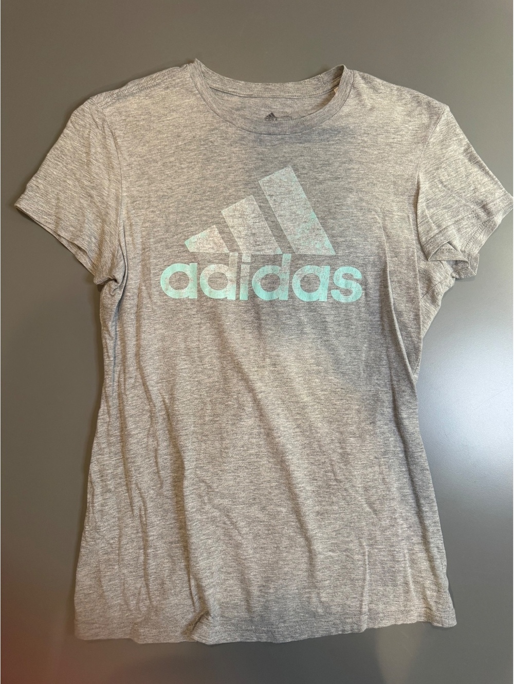 Adidas The Go-To Tee Medium Gray Heather Short Sleeve T-Shirt